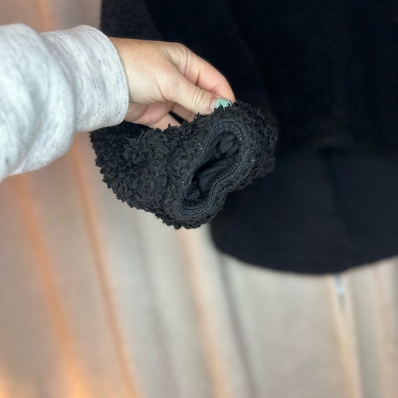 LULULEMON Warm Restore Sherpa Pullover Size XS/S Women’s Black Fleece Mock Neck - Picture 8 of 10